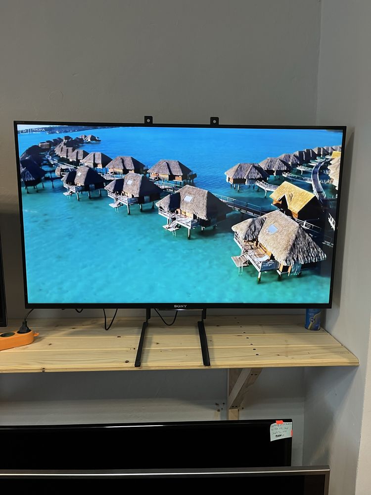 Sony 43 дюйми модель 43X8305C  без підставки