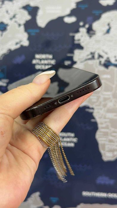 Apple Iphone 16 Pro 128Gb та 256Gb Black Titanium Neverlock