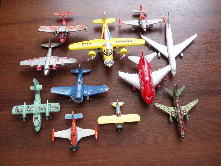 Доброго дня! Продаю літачки