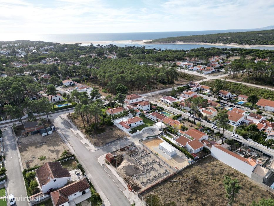 Moradia térrea perto da praia Lagoa de Albufeira Sesimbra
