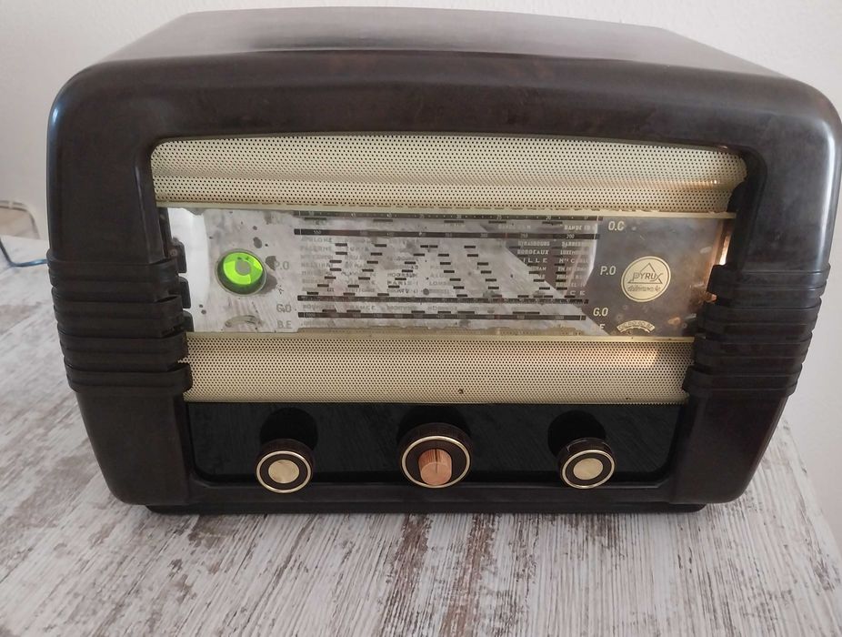 Rádio a valvulas de 1954