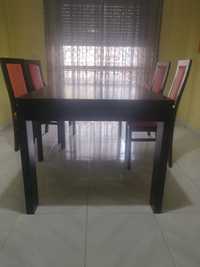 Mesa de sala de jantar de madeira maciça e extensível (até 10 pessoas)