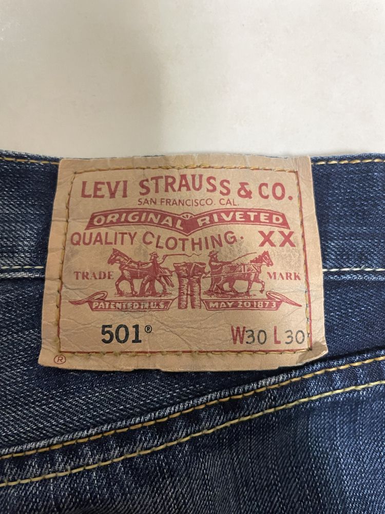 Джинси Levis 501