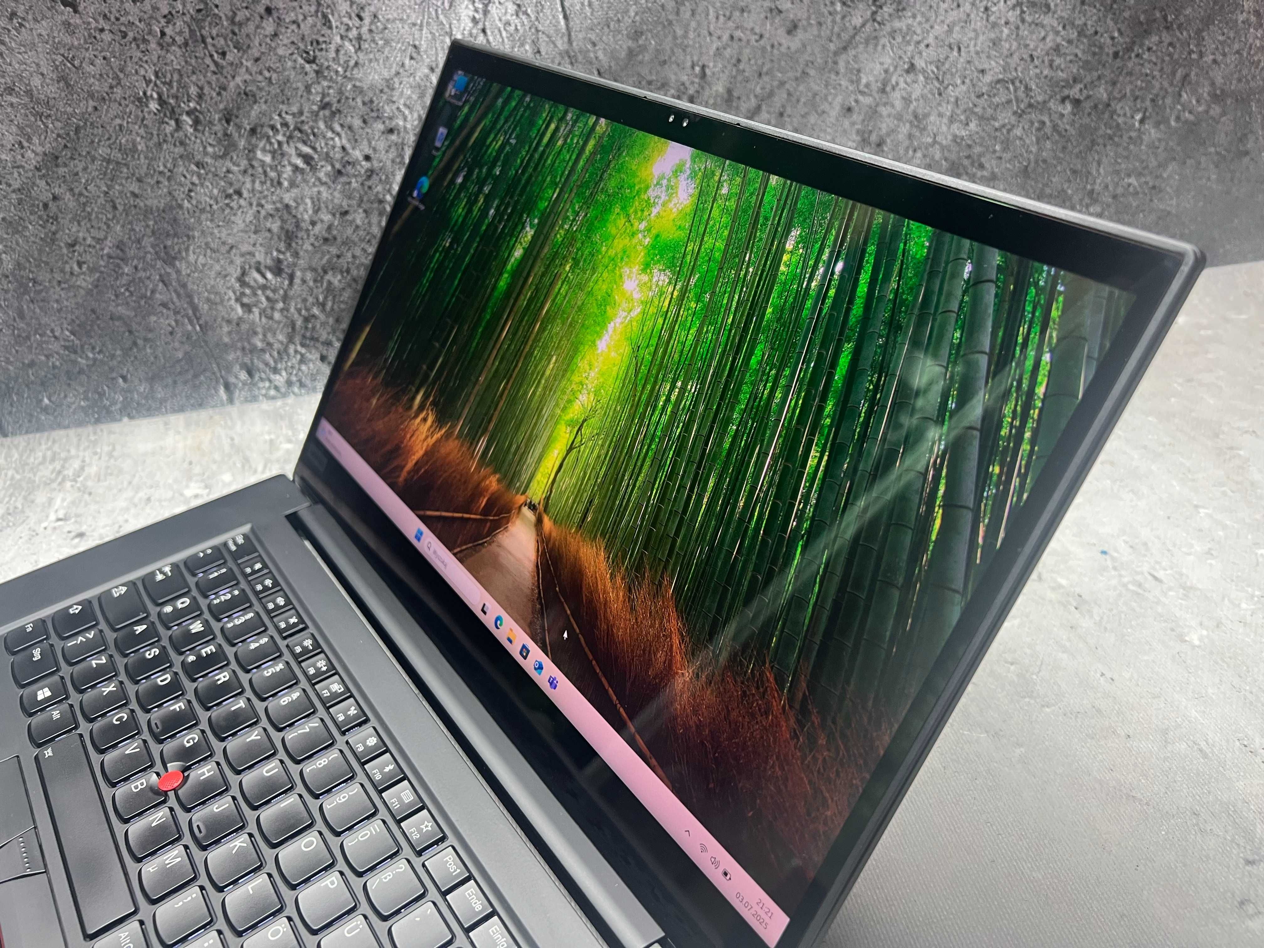 ThinkPad X1 Extreme / i7 8850H 4.3 GHz / 32GB DDR4 / 2TB SSD / 15.6 4K