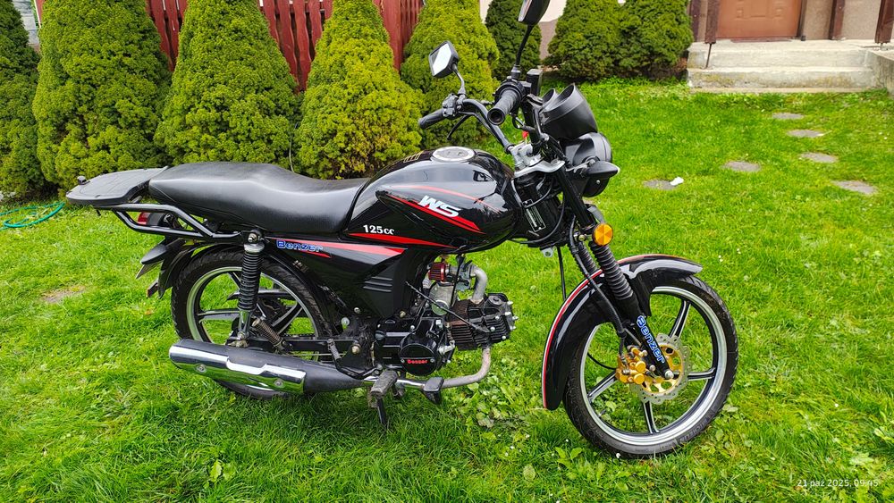 Motocykl WS 125 Benzer