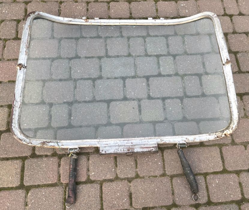 Ursus C328, C325, C330 Szyba kabiny rurkowej