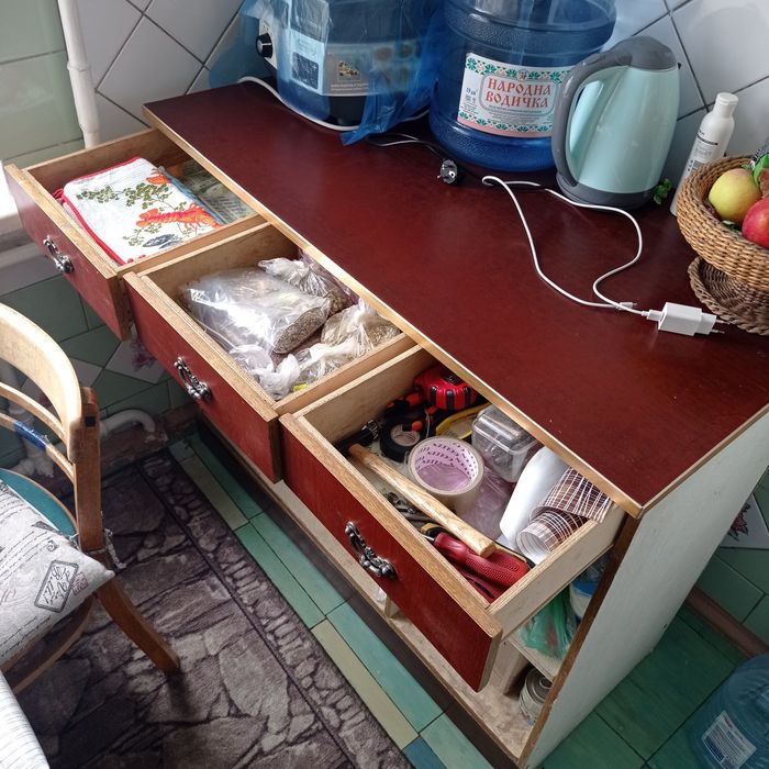 Тумба кухонная трехстворчатая б/у