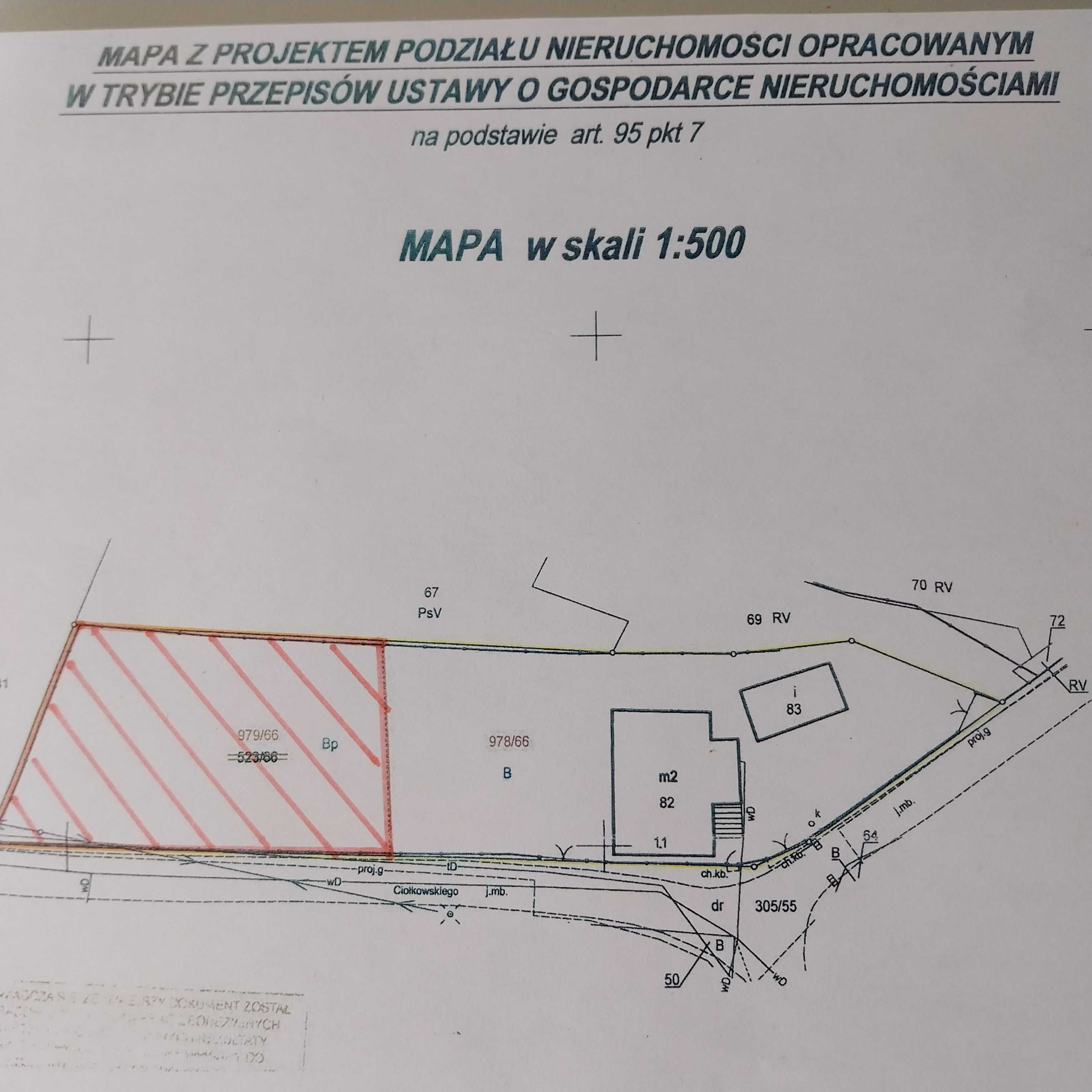 działka o powierzchni 711 m2