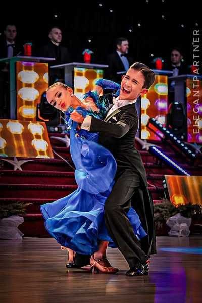 Фрак RomanS ,фрачний комплект на стрункого юніора, зріст 146-152см.