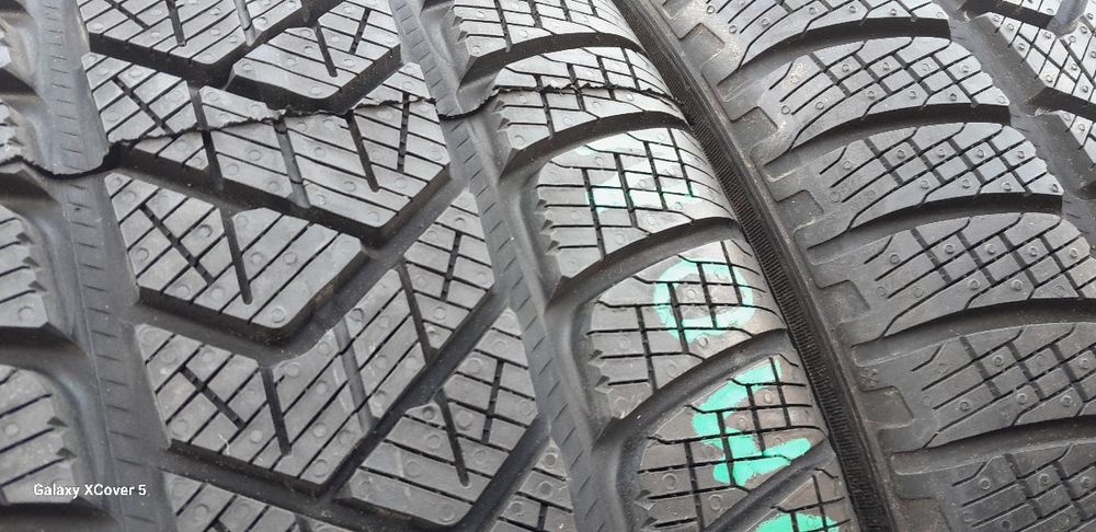 Opony Zimowe 235÷65÷17÷.PIRELLI.400 zł sztuka.Montaż.Wysyłka.ZAPRASZAM