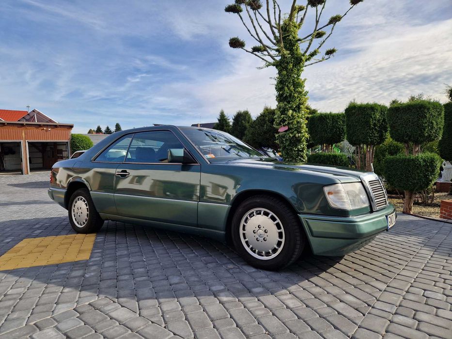 Piękny Mercedes W124 300CE