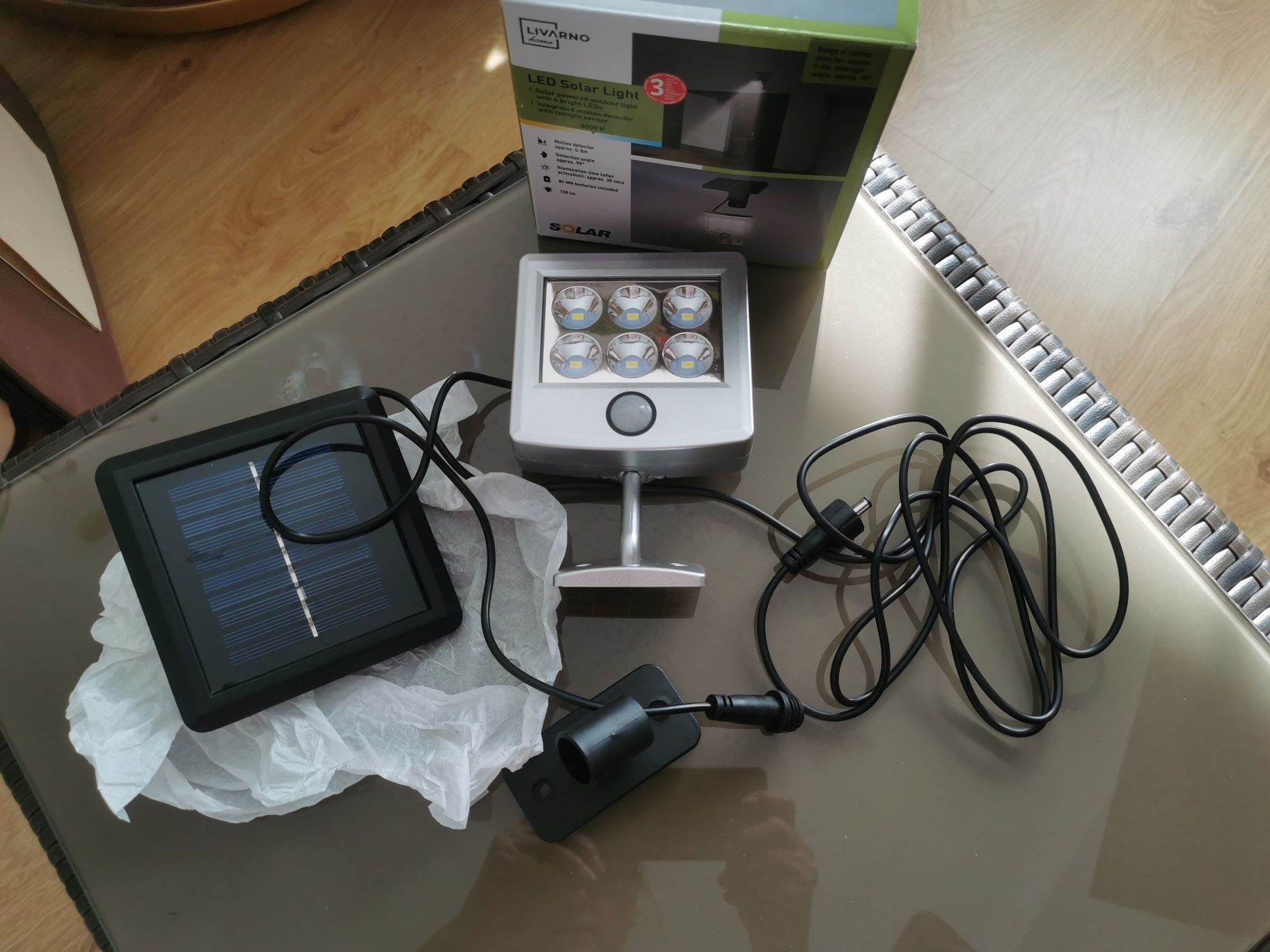 Lampa solarna LED