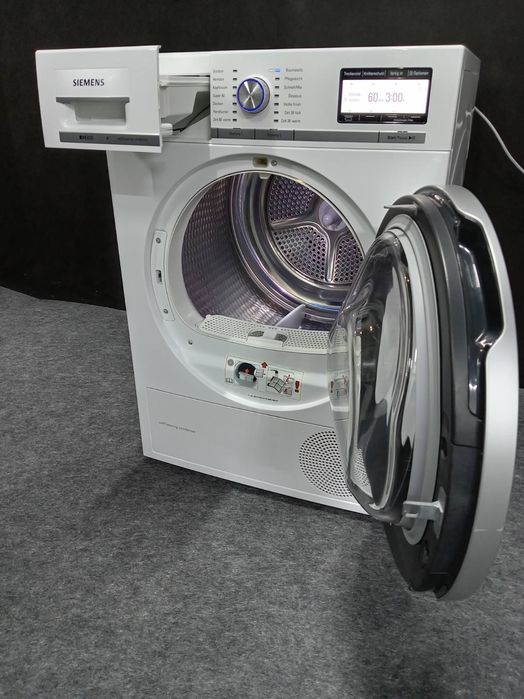Це сушильна машина Siemens iQ800 WT47Y701.