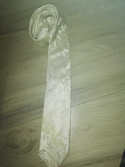 Krawat biały ślubny