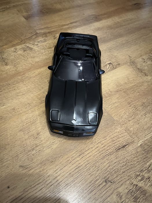 Sprzedam corvette ZR-1 1/18 Maisto (złom modelarski)