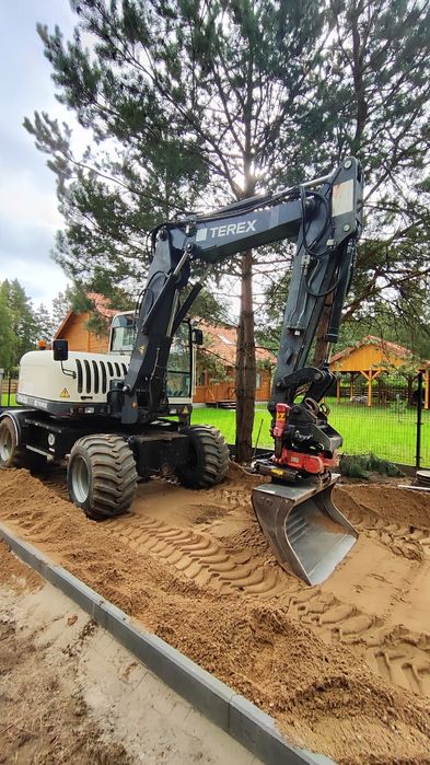 Usługi koparką kołową - roboty ziemne, wykopy, prace ziemne, niwelacje