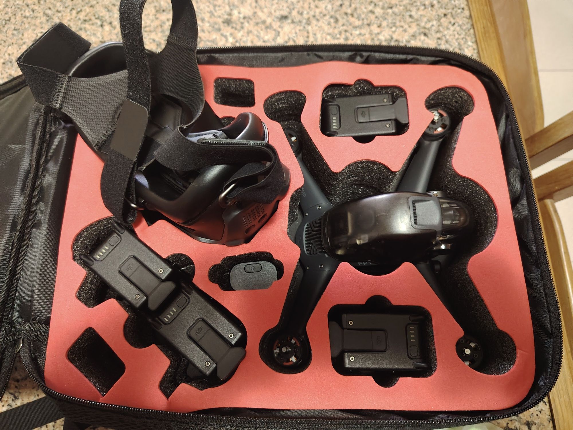 Djii FPv combo 4 baterias. Como novo completo.