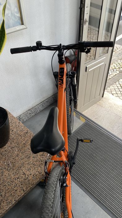 Vendo bicicleta  praticamente nova em aluminio
