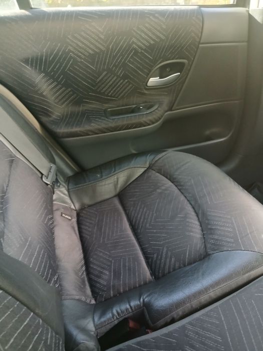 Продам  Рено лагуна. 2003р.Легковий універсал клір чорний.