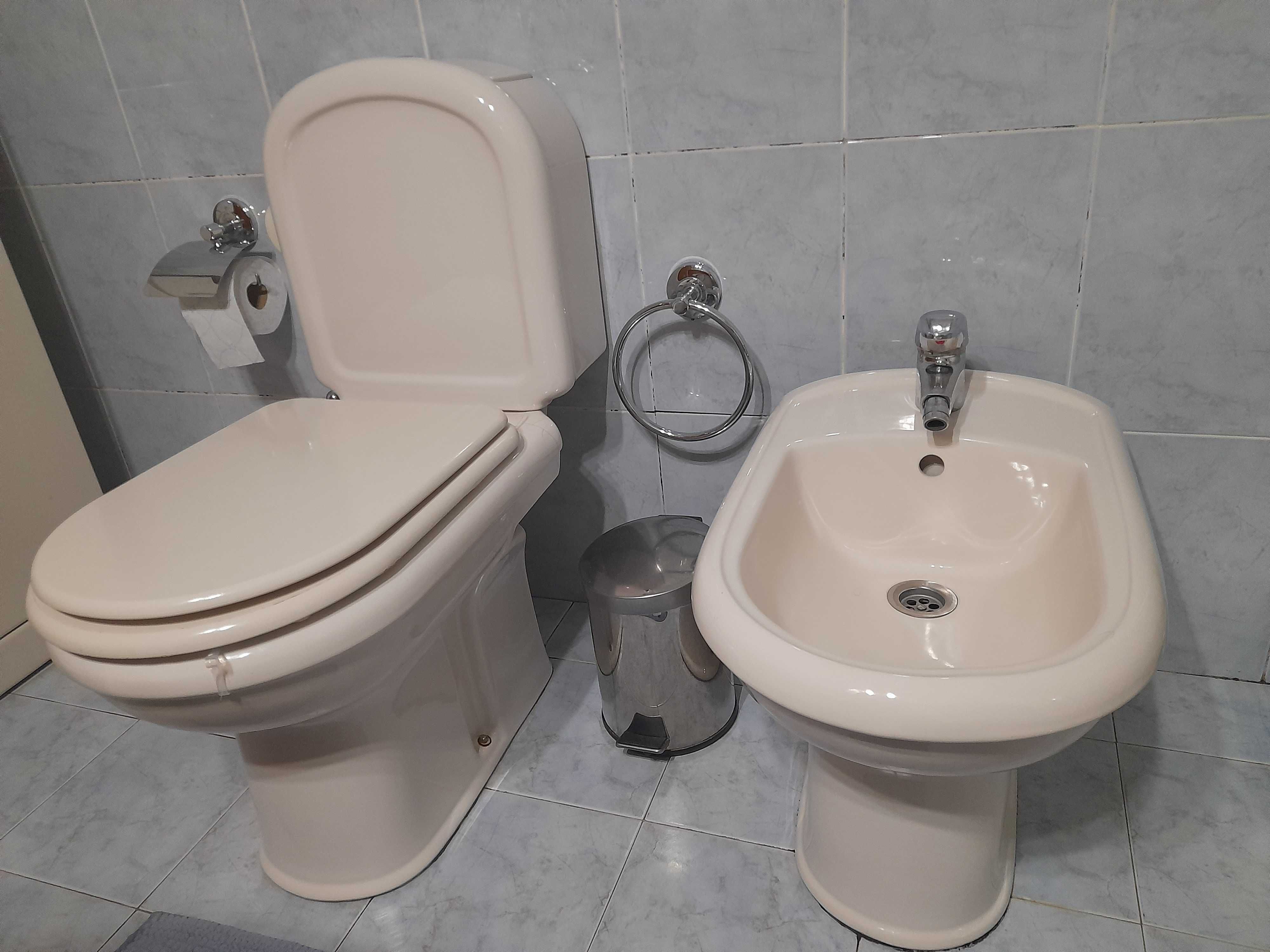 Conjunto wc completo usado com móveis e acessórios