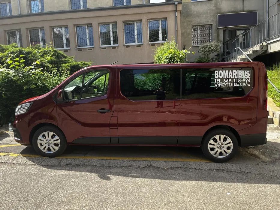 Wypożyczalnia busów 9 osobowych. Wynajem Renault Trafic Automat Long