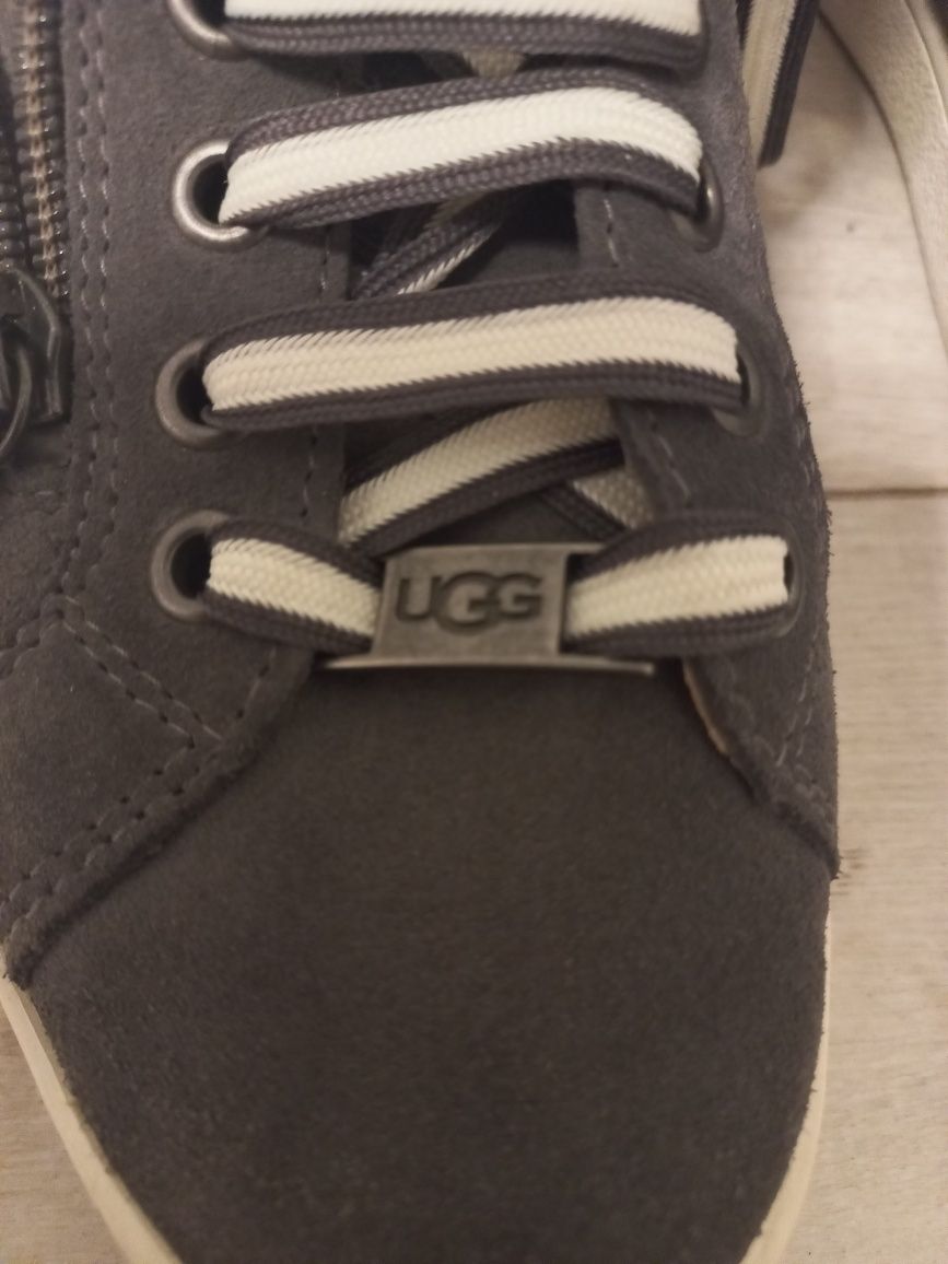 Szare buty za kostkę UGG 39 zamsz