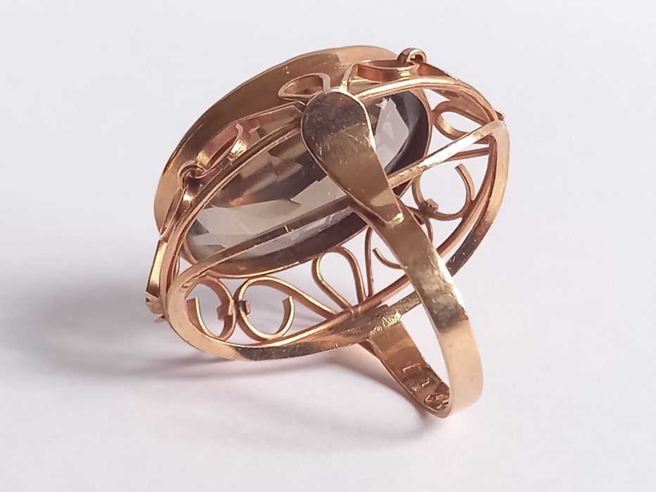 Pierścionek z topazem, złoto 14K, rozmiar 15, 11,8gram, lata 60,70-te