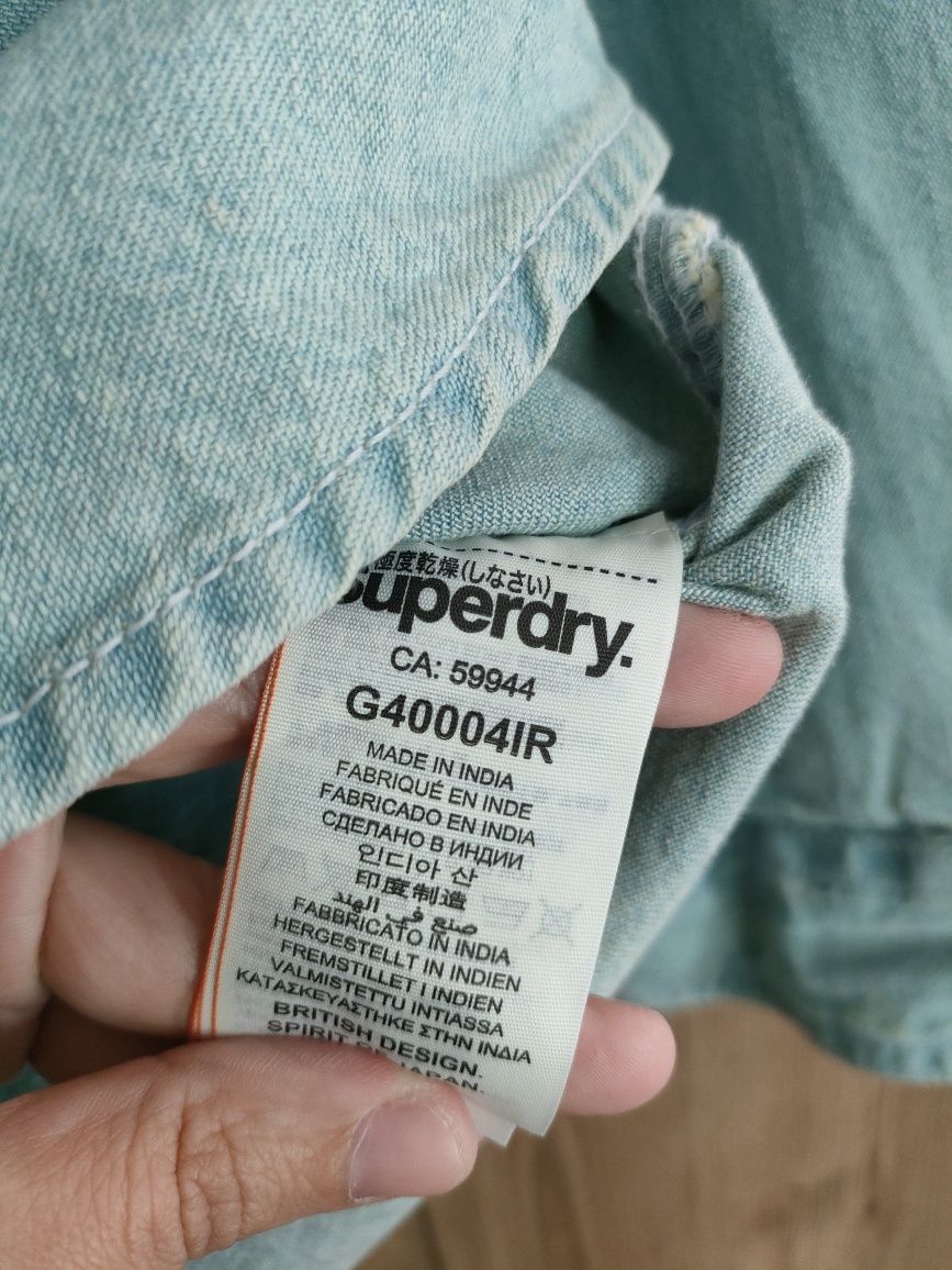 Superdry – Niebieska jeansowa koszula oversize z haftowanym wzorem