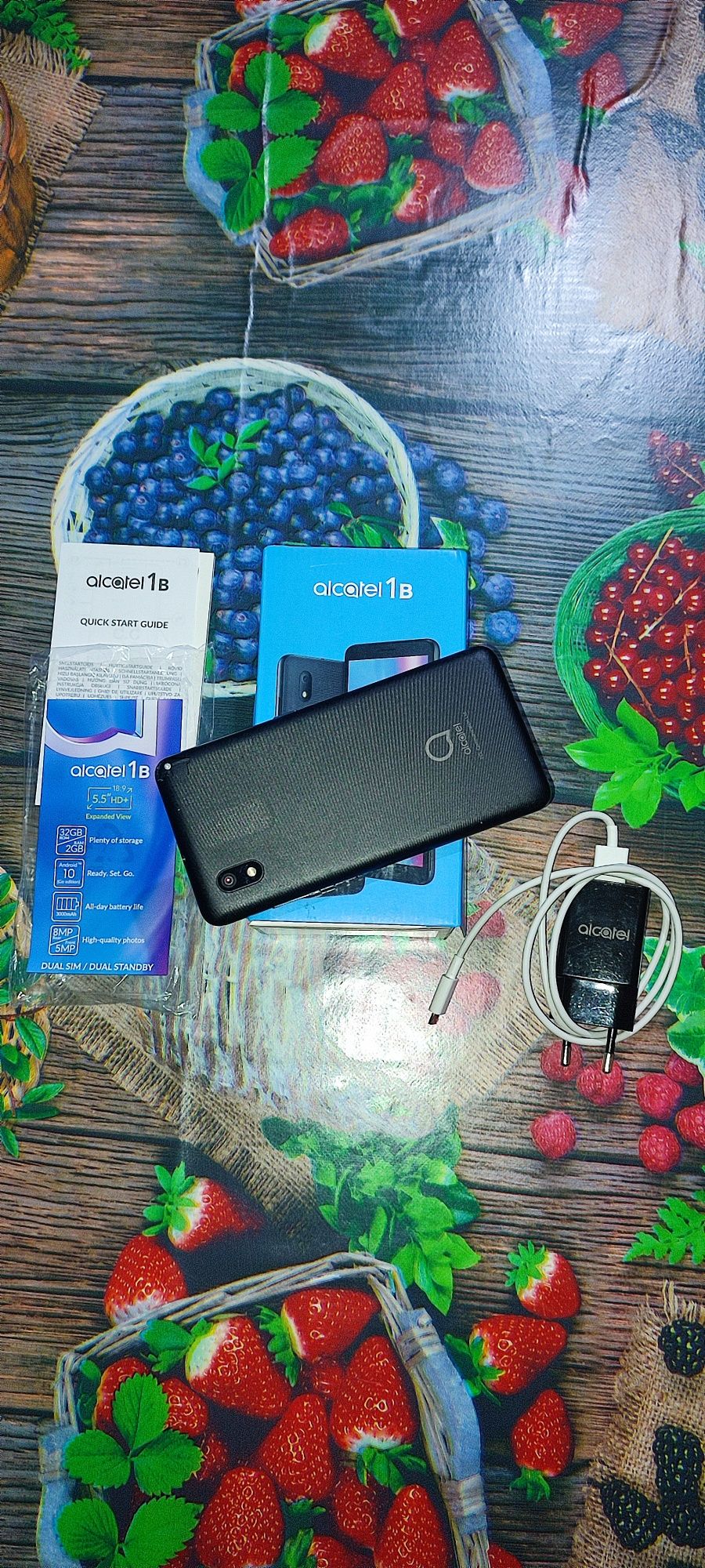 Telemóvel Alcatel 2gb Ram, suporta 2 cartões SIM, 5,5" ecrã, Quad core