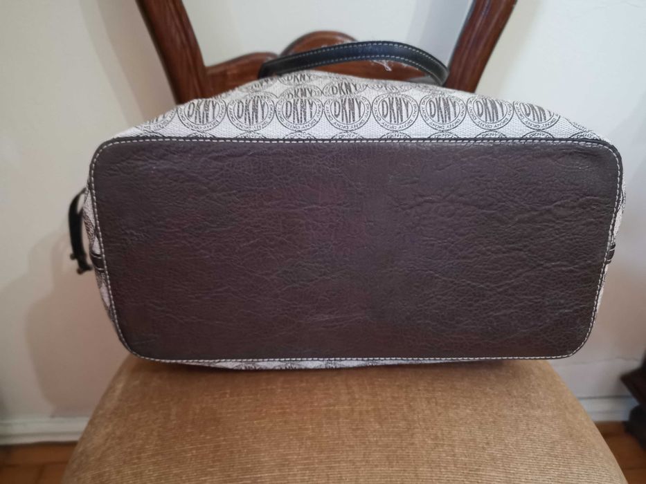 Mala DKNY bom estado