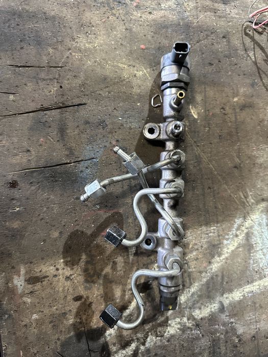 Паливна рейка топливная рампа Honda CRV 1.6d 12-16 civic 16610-rz0-g01