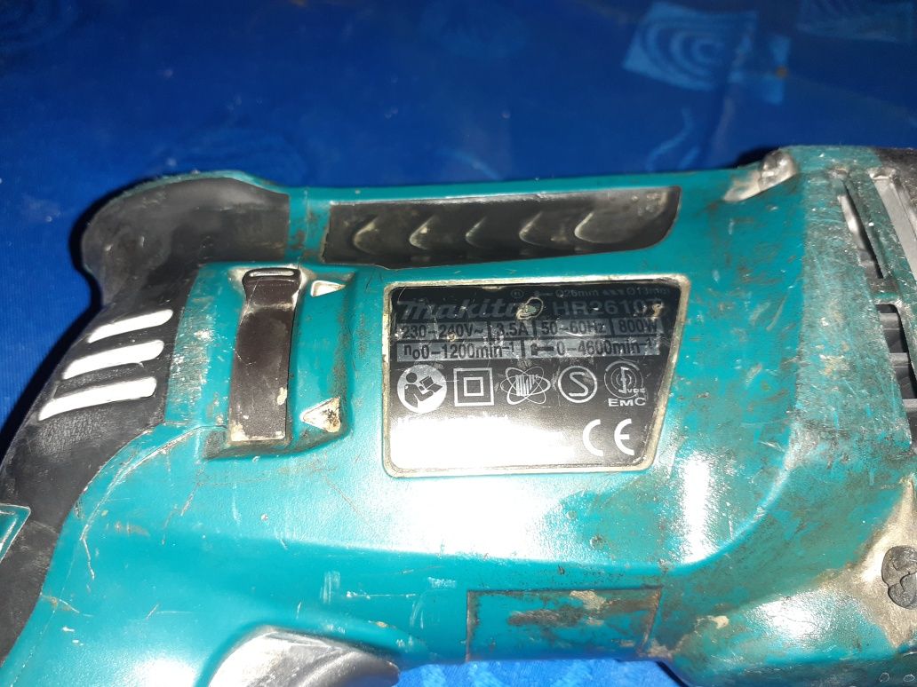 Makita  Młotowiertarka  HR 2610T