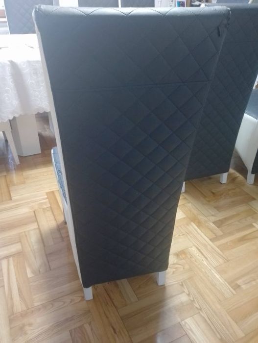 Krzesła do salonu używane b.wygodne 12szt.