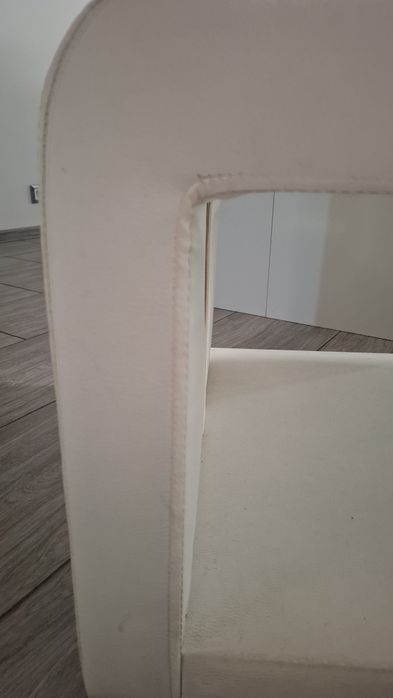 Ława biala ,szklany blat