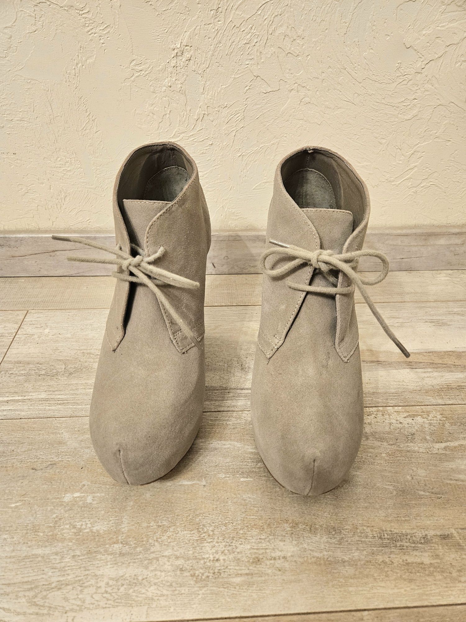 Ботинки замевые Steve Madden, размер 40
