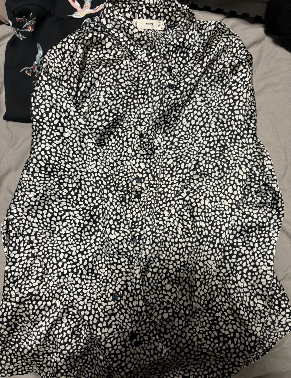White and black elegant shirt Mango size M