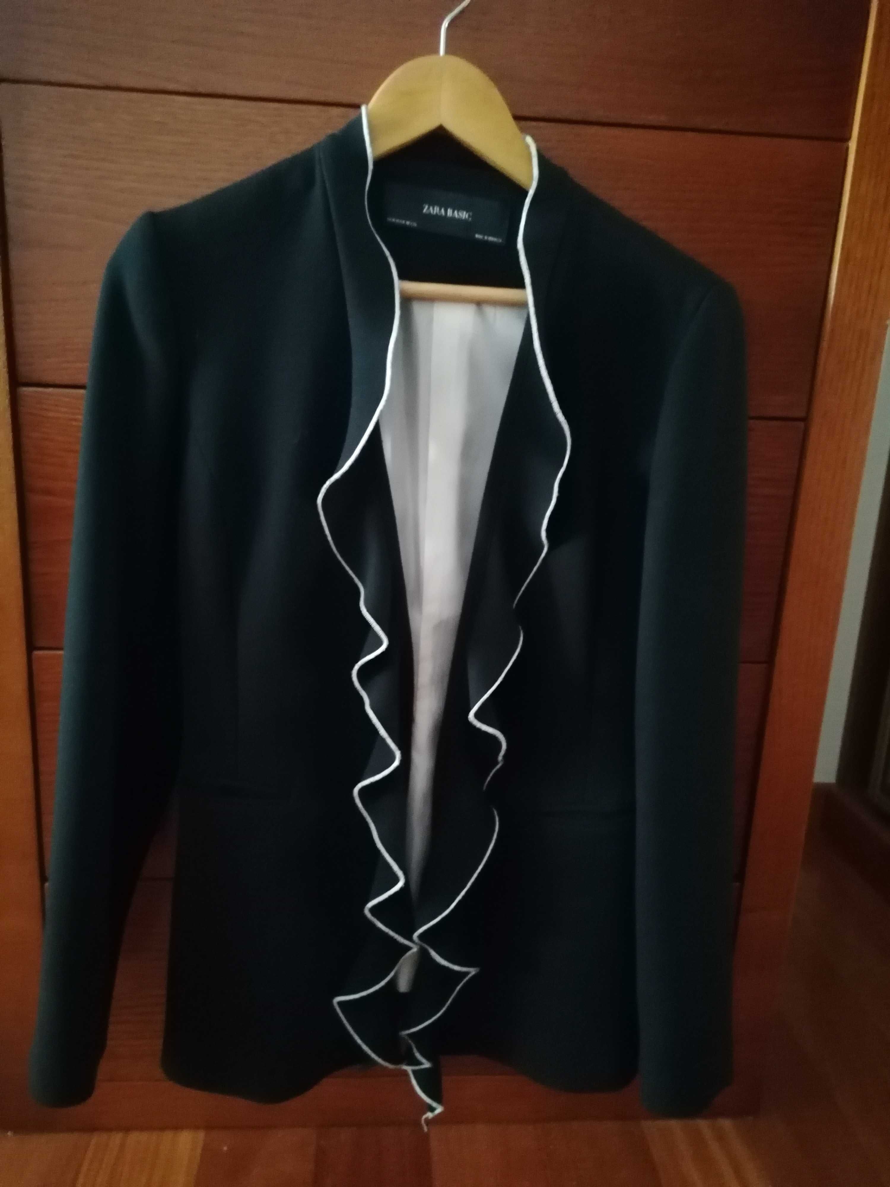 Blazer preto forrado_Zara