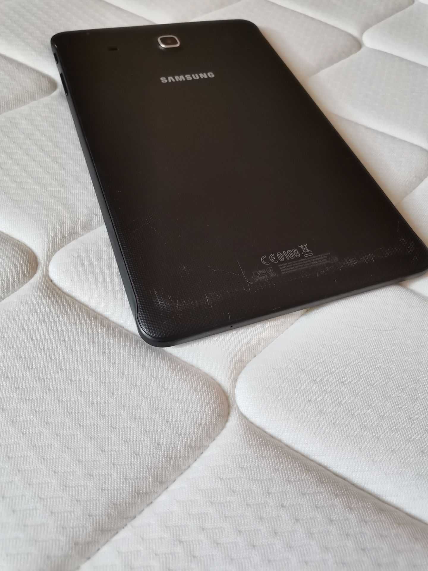 Планшет Samsung Galaxy Tab E 9.6 SM-T561