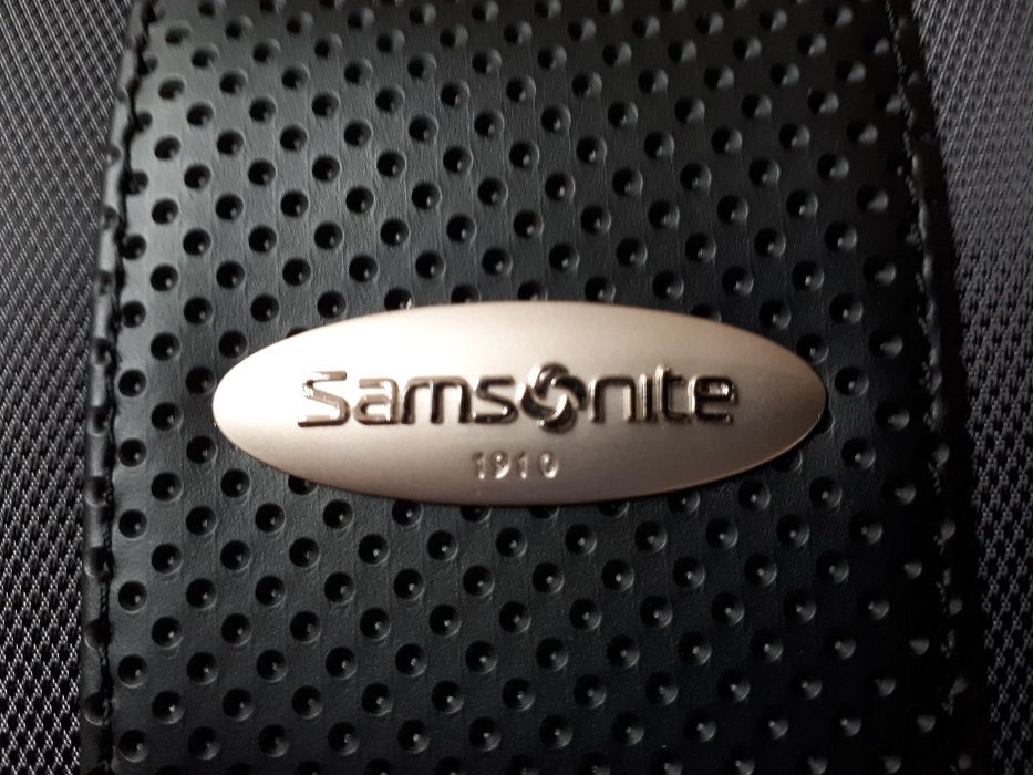 NOWA Torba na laptopa SAMSONITE 15,4 DWA Pendrive 8GB GRATIS