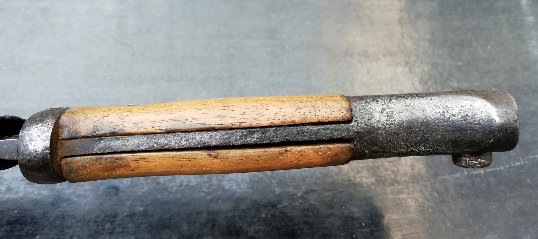 Niemiecki bagnet Mauser z pochwą, zgodny