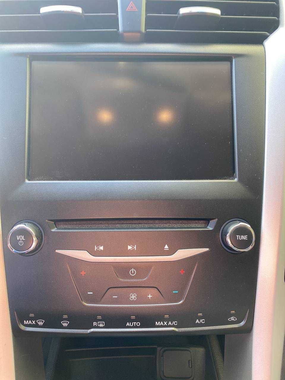Ford Fusion Hybrid SE