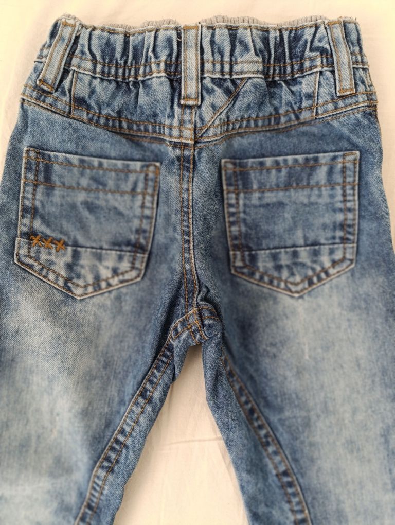 Spodnie jeansowe r. 98