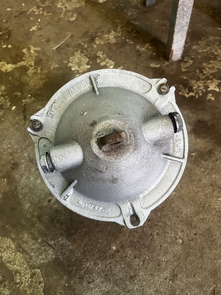Stara lampa  żeliwna
