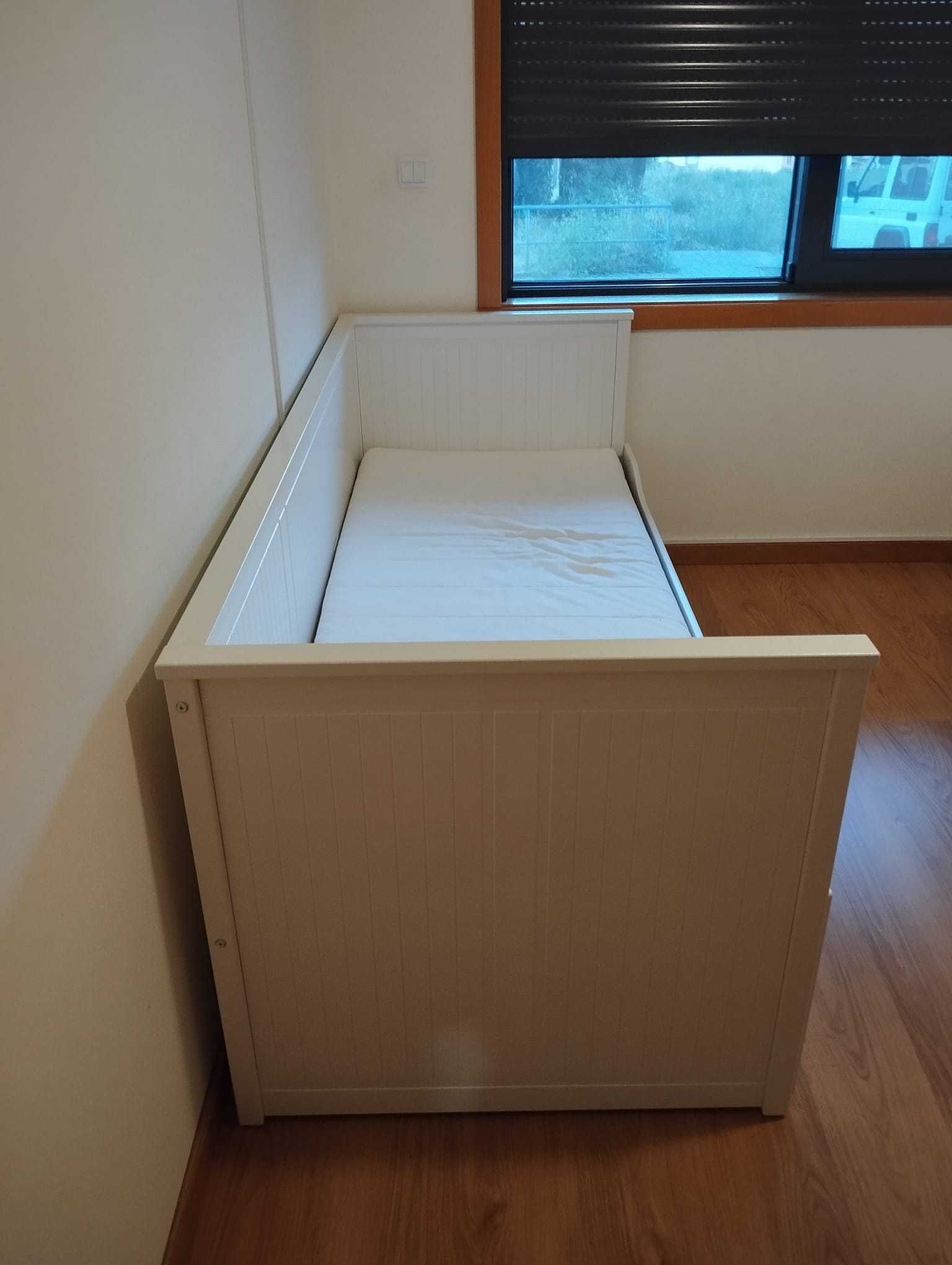 Cama dupla com gavetas