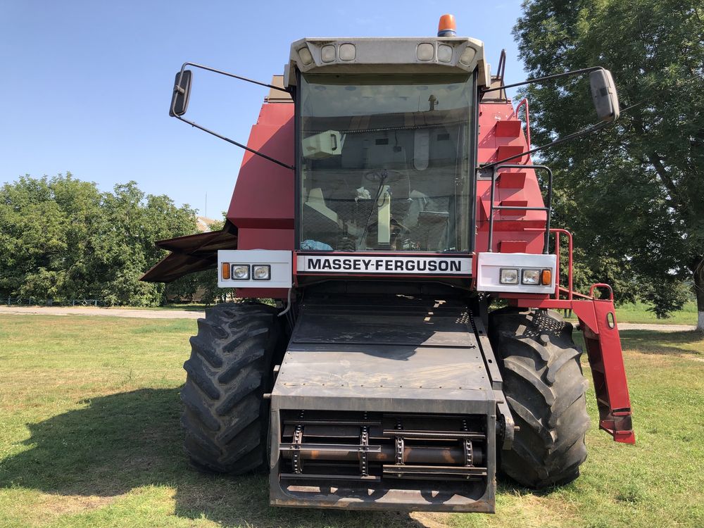 Комбайн Massey Ferguson
