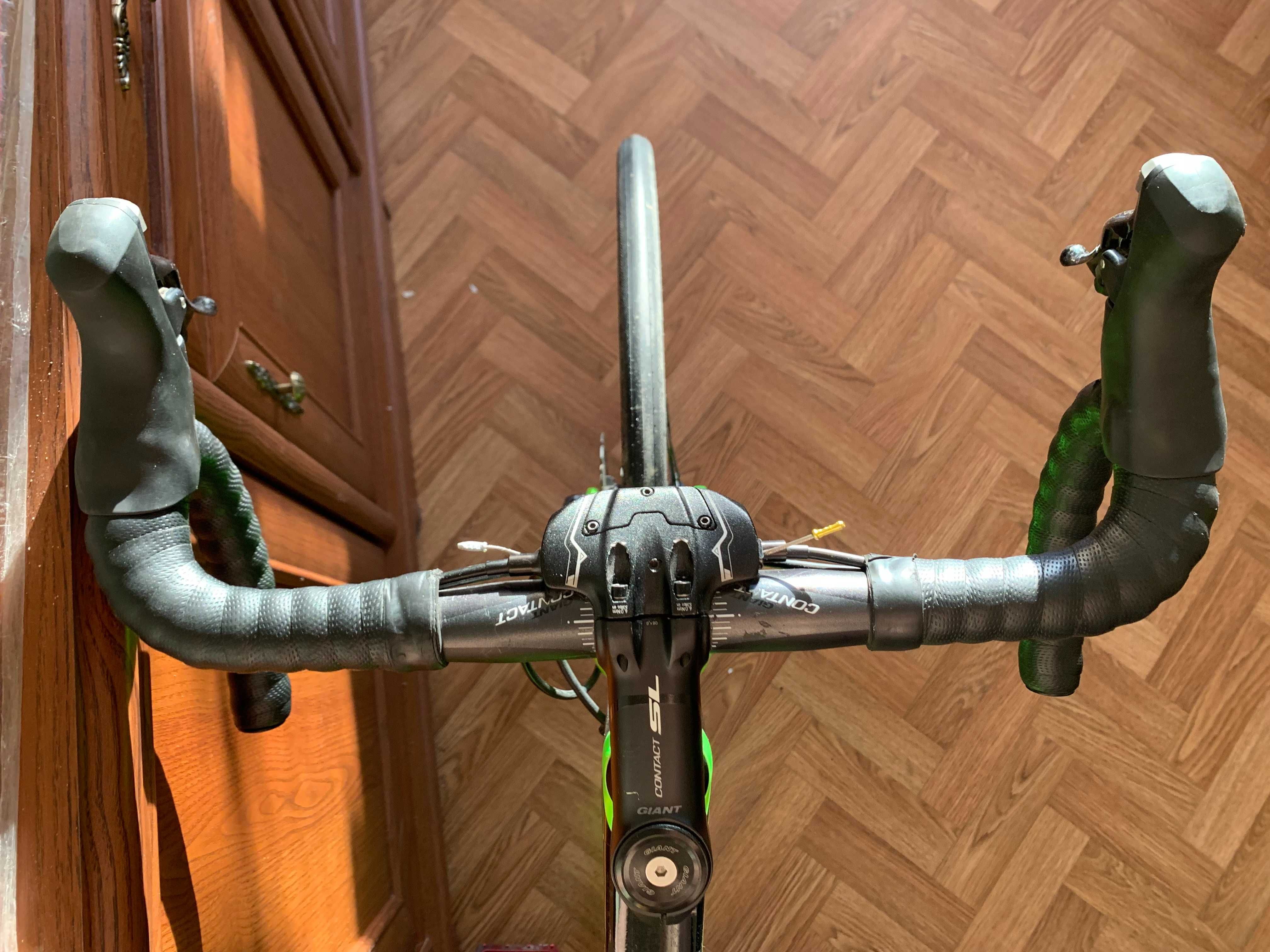 Велосипед Giant Defy Advanced 2 CARBON, гідравліка, безкамерка 32 мм.
