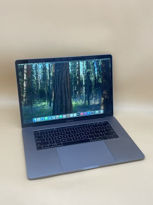 Macbook pro 2018 15.4 512 gb i9 16gb оперативки
