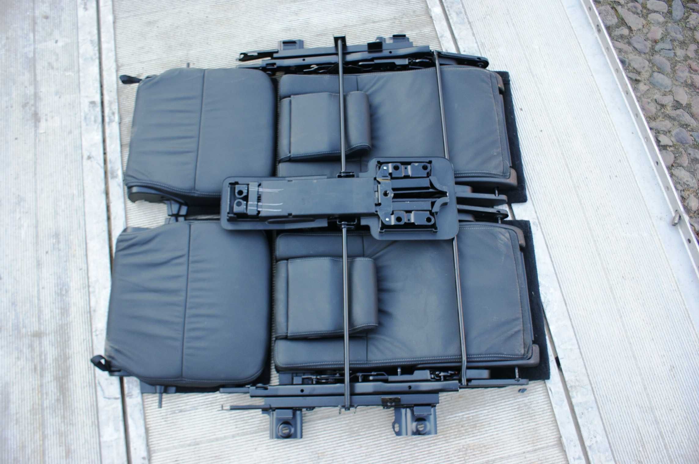 Land Rover Discovery 4 IV 2015r Fotele Kanapa 3 Rząd Skóra