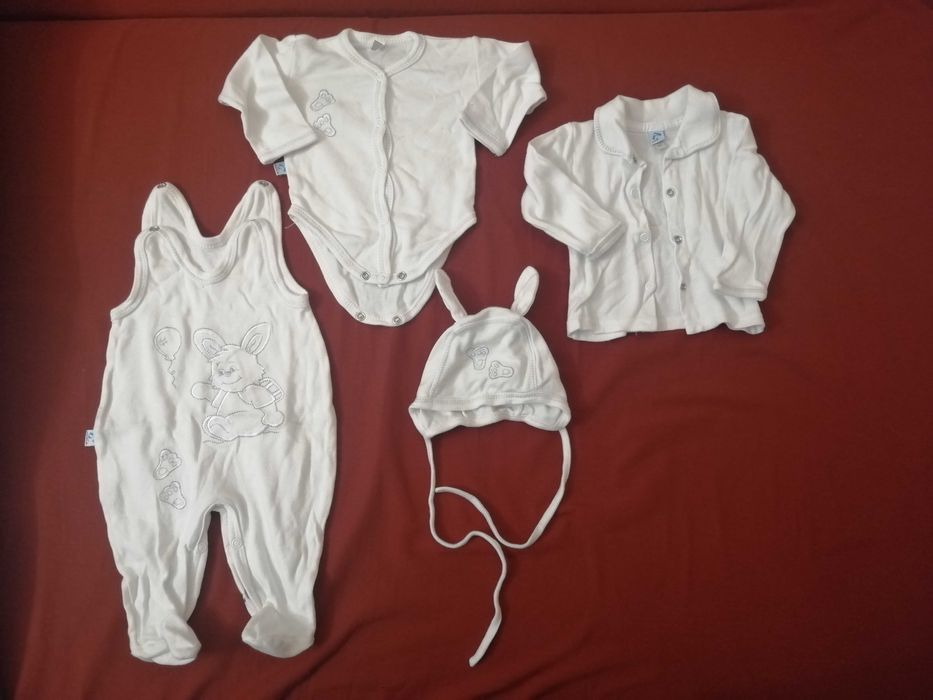 Nowy komplet niemowlęcy