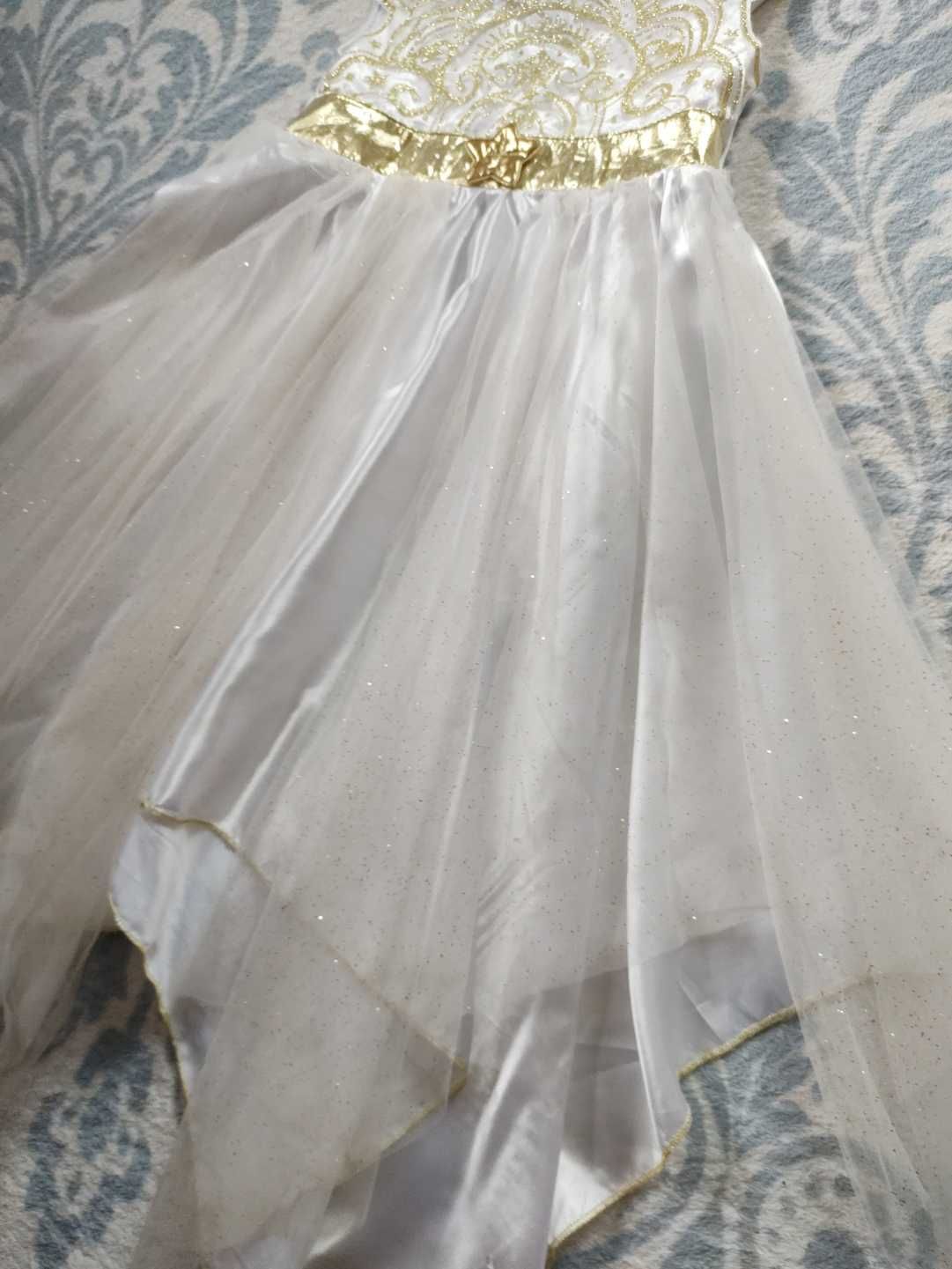 Сукня нарядна біла